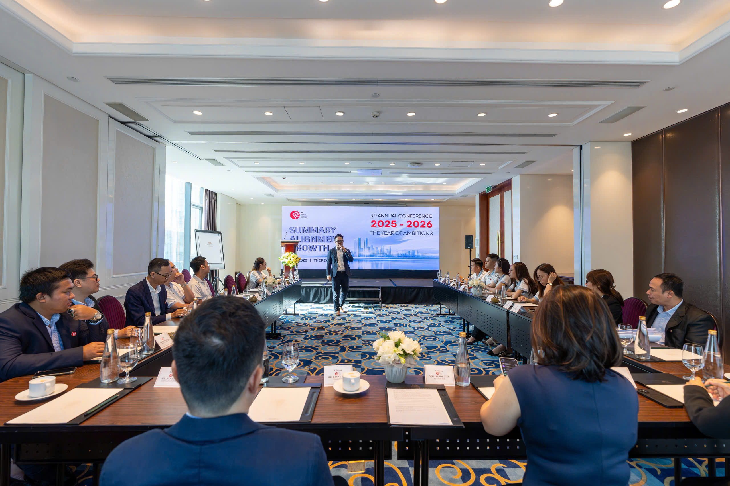 hoi nghi thuong nien rp group 2025-2026