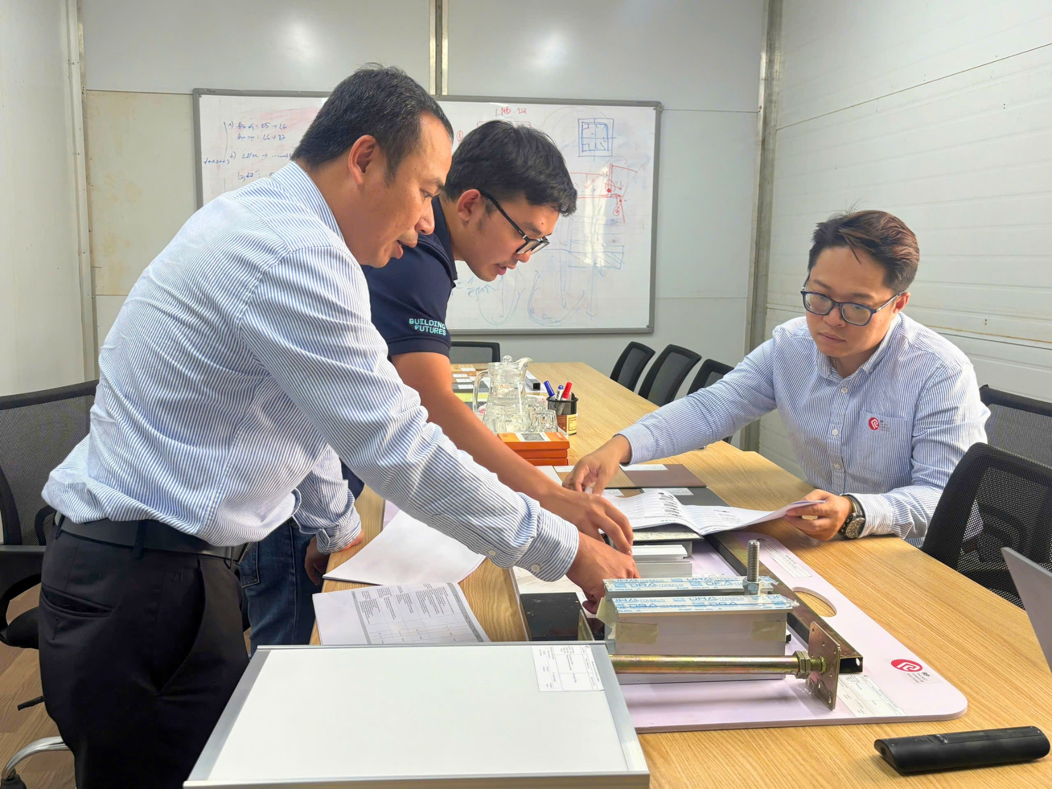 Tư vấn thiết kế thi công nội thất văn phòng RP Furniture